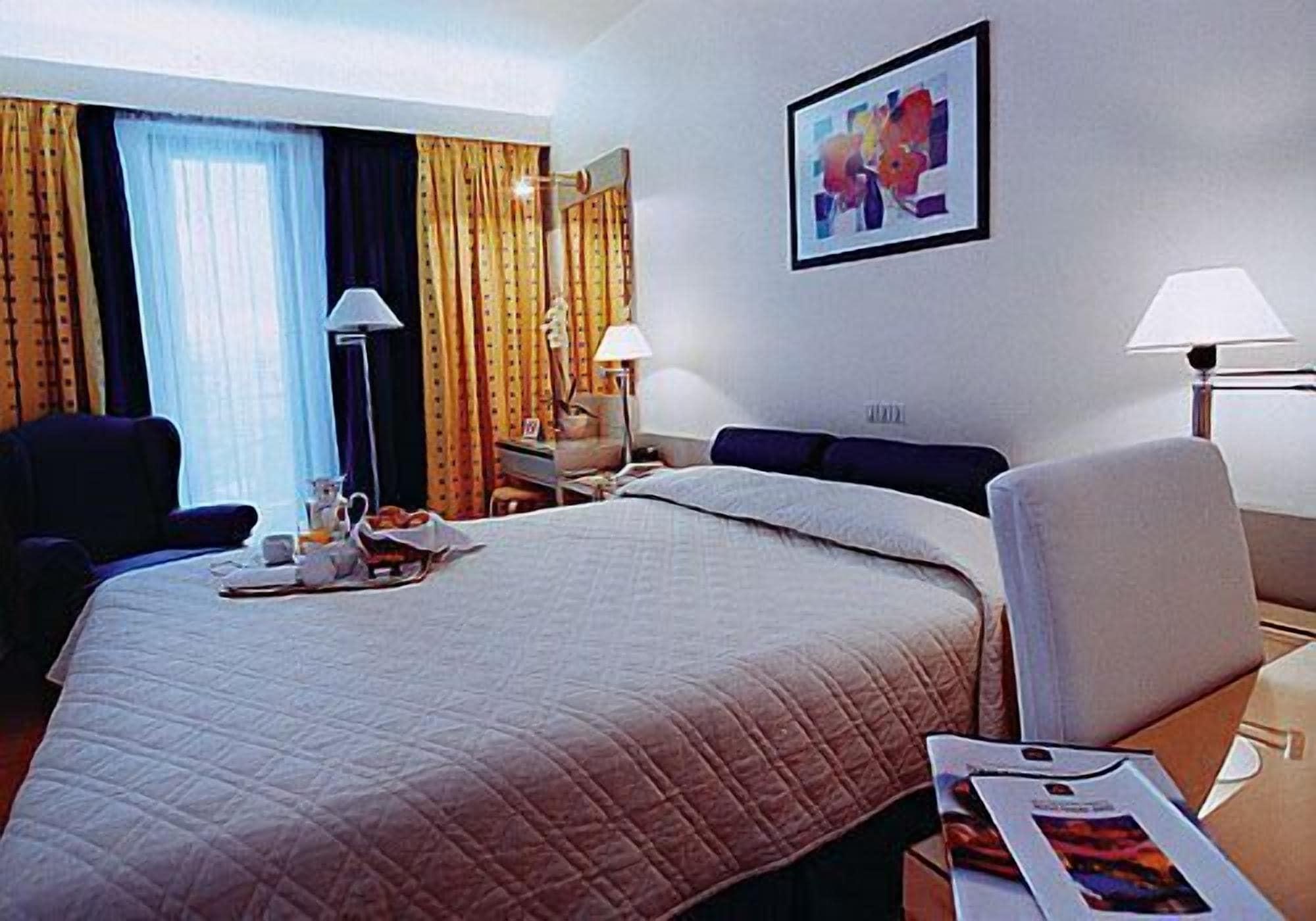 The Park Hotel Πειραιάς Εξωτερικό φωτογραφία